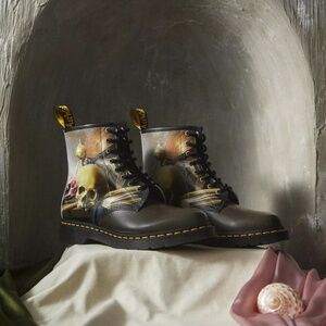 Dr. Martens Women's 1460 x The National Gallery Harmen Steenwyck US 9 RARE!!!